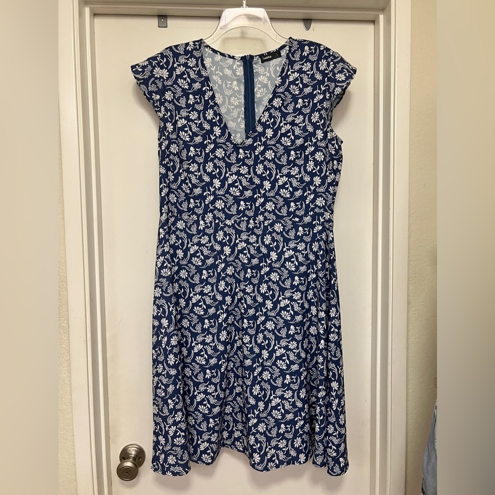 Hekka blue/white flower print dress - size L